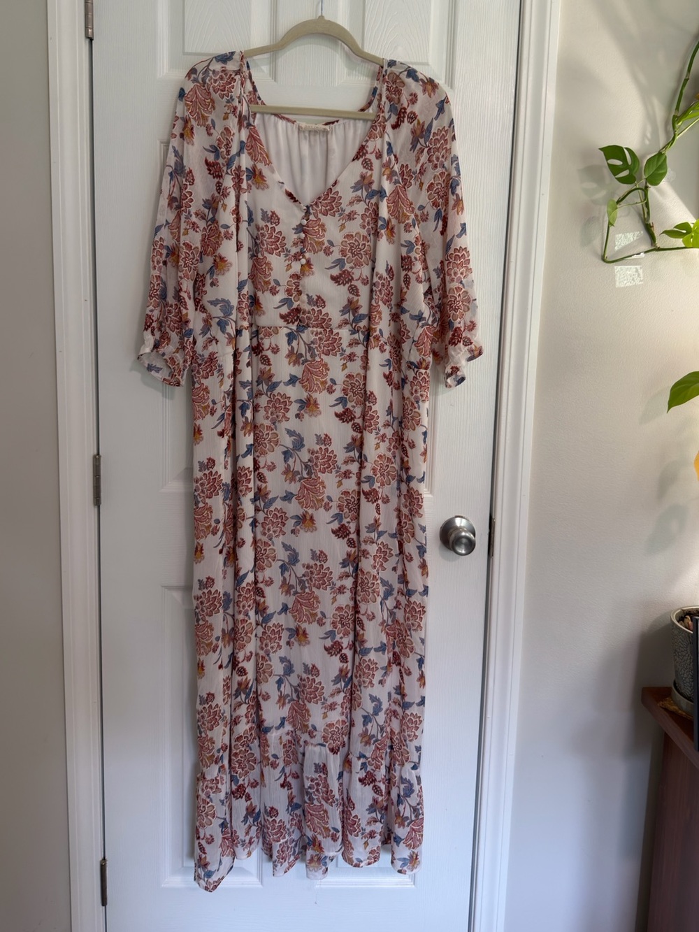 Just Found Women's White Pink Blue Floral V-Neck 3/4 Sleeve Chiffon Maxi 3X